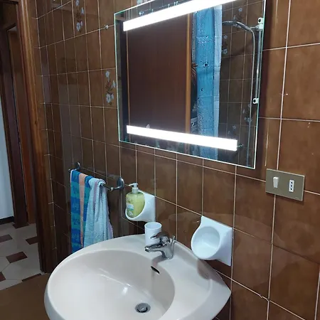 Agliano Lovely Apartamento *